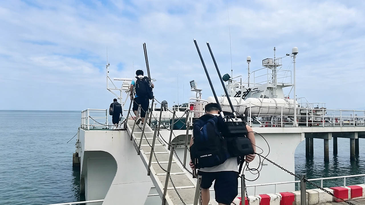 Field mobile camera shooting